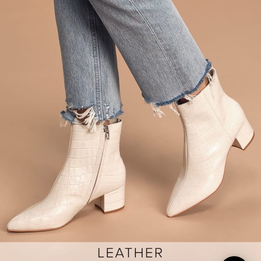 Bel Ivory Crocodile Print Leather Ankle Booties Size 8